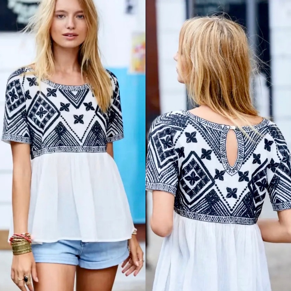 Sezane Raphael Black and White Embroidered Short Sleeve Blouse Size FR 42, US 10